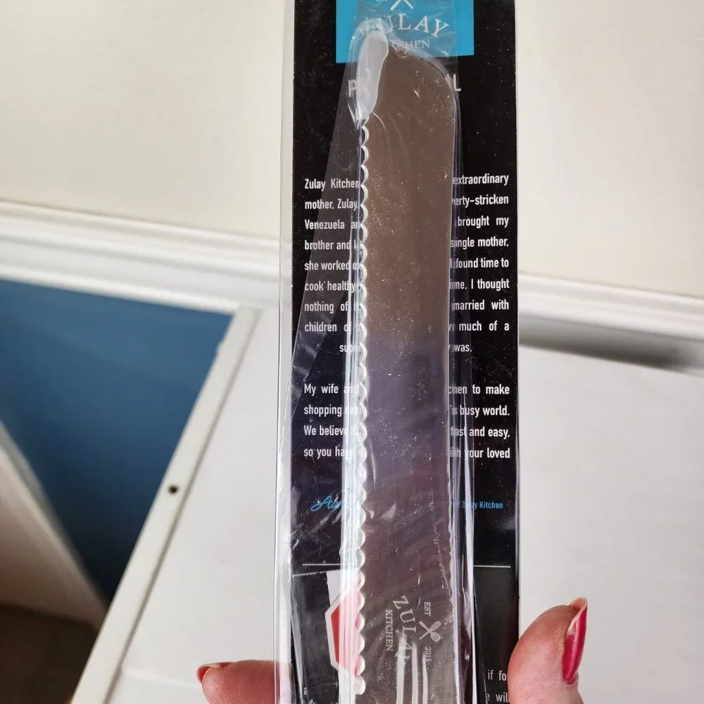 Zulay Kitchen Serrated Bread Knife NWT